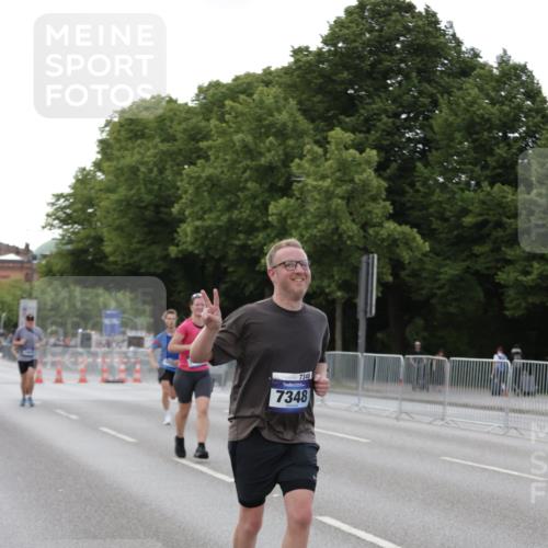 29.06.2025 - hella hamburg halbmarathon Jannik Wohlers http://msf.ph/oto/8142707 29.06.2025 10:07:44 Lombardsbrücke 1527, 2427, 5287, 5926, 7198, 7348, 8585, 9616, 10609, 10857, 12658, 12893, 13014, 15785, 16809, 18325, 18531 meine-sportfotos.de