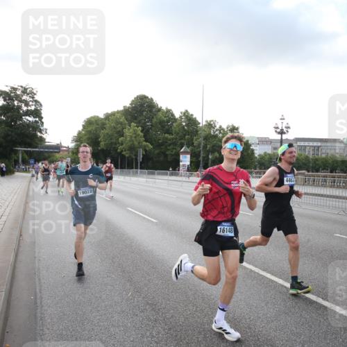 29.06.2025 - hella hamburg halbmarathon Jannik Wohlers http://msf.ph/oto/8142708 29.06.2025 09:45:34 Lombardsbrücke 1080, 1686, 1894, 2460, 4463, 4812, 5187, 5550, 6169, 6495, 6878, 7186, 7880, 7965, 8062, 9345, 10270, 10453, 10484, 11199, 12189, 12232, 12681, 13167, 13343, 13686, 13754, 14167, 14548, 14549, 14622, 14699, 15054, 15326, 15507, 15835, 16148, 16695, 16724, 16755, 16963, 17056, 17117, 17322, 17691, 18135, 18854, 19022, 19118 meine-sportfotos.de