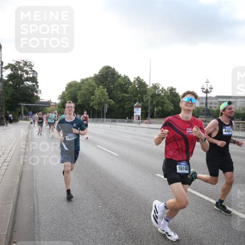 29.06.2025 - hella hamburg halbmarathon Jannik Wohlers http://msf.ph/oto/8142714 29.06.2025 09:45:34 Lombardsbrücke 1080, 1686, 1894, 2460, 4463, 4812, 5187, 5550, 6169, 6495, 6878, 7186, 7880, 7965, 8062, 9345, 10270, 10453, 10484, 11199, 12189, 12232, 12681, 13167, 13343, 13686, 13754, 14167, 14548, 14549, 14622, 14699, 15054, 15326, 15507, 15835, 16148, 16695, 16724, 16755, 16963, 17056, 17117, 17322, 17691, 18135, 18854, 19022, 19118 meine-sportfotos.de