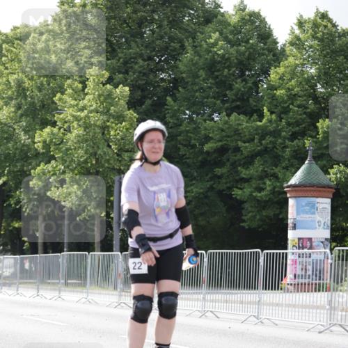 29.06.2025 - hella hamburg halbmarathon Jannik Wohlers http://msf.ph/oto/8142720 29.06.2025 09:05:58 Lombardsbrücke  meine-sportfotos.de