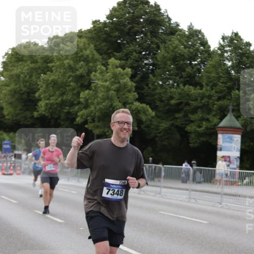 29.06.2025 - hella hamburg halbmarathon Jannik Wohlers http://msf.ph/oto/8142734 29.06.2025 10:07:44 Lombardsbrücke 1527, 2427, 5287, 5926, 7198, 7348, 8585, 9616, 10609, 10857, 12658, 12893, 13014, 15785, 16809, 18325, 18531 meine-sportfotos.de