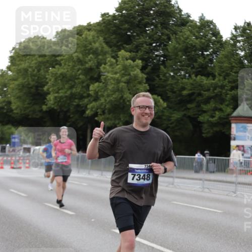 29.06.2025 - hella hamburg halbmarathon Jannik Wohlers http://msf.ph/oto/8142743 29.06.2025 10:07:44 Lombardsbrücke 1527, 2427, 5287, 5926, 7198, 7348, 8585, 9616, 10609, 10857, 12658, 12893, 13014, 15785, 16809, 18325, 18531 meine-sportfotos.de
