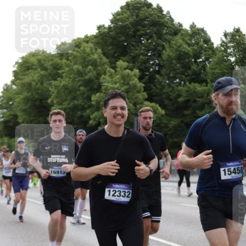 29.06.2025 - hella hamburg halbmarathon Jannik Wohlers http://msf.ph/oto/8142770 29.06.2025 10:44:46 Lombardsbrücke 1024, 1685, 1798, 2007, 2779, 3160, 3164, 3879, 3993, 4099, 4102, 4186, 4337, 4504, 4820, 4851, 5099, 5108, 5190, 5636, 6509, 6788, 6980, 7699, 7912, 8594, 8605, 8762, 8907, 10562, 10566, 11314, 11393, 11473, 11474, 12198, 12332, 12334, 12394, 12415, 12793, 12905, 13555, 13580, 14002, 14410, 14513, 14758, 14777, 15458, 15750, 15751, 15998, 16850, 17521, 18084, 18230, 18294 meine-sportfotos.de