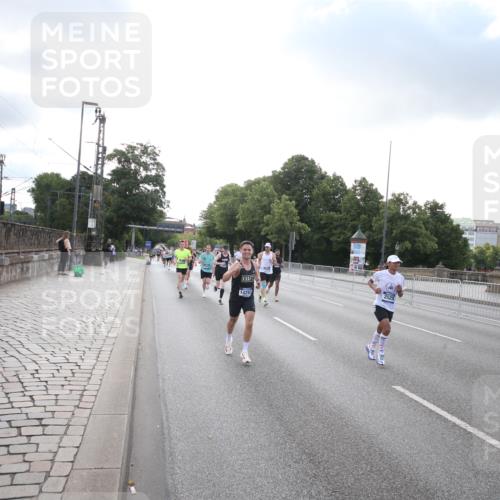 29.06.2025 - hella hamburg halbmarathon Jannik Wohlers http://msf.ph/oto/8142816 29.06.2025 09:45:44 Lombardsbrücke 1080, 1894, 2460, 2525, 3809, 3843, 4463, 4812, 5042, 6169, 6495, 7055, 7186, 7845, 8062, 8956, 9345, 10453, 11199, 11282, 11833, 12189, 12681, 13754, 14167, 14293, 14548, 14699, 15054, 15115, 15326, 15391, 15689, 15835, 16148, 16507, 16580, 16695, 16963, 17056, 17322, 17691, 17768, 18235, 18562, 18563, 18854, 19022, 19118 meine-sportfotos.de