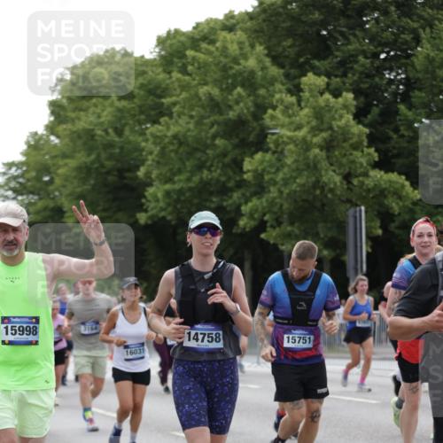 29.06.2025 - hella hamburg halbmarathon Jannik Wohlers http://msf.ph/oto/8142837 29.06.2025 10:44:49 Lombardsbrücke 1685, 1798, 3160, 3164, 3879, 3993, 4099, 4102, 4186, 4337, 4504, 4820, 4851, 5099, 5108, 5190, 5636, 5949, 6509, 6763, 6788, 6911, 6980, 7699, 7912, 8594, 8605, 8762, 10225, 10562, 10566, 11119, 11314, 11393, 11473, 11474, 11725, 12198, 12332, 12334, 12415, 12793, 12856, 12878, 12905, 13555, 14002, 14185, 14379, 14410, 14513, 14742, 14758, 14777, 15011, 15450, 15458, 15517, 15557, 15750, 15751, 15998, 17521, 18084, 18294 meine-sportfotos.de