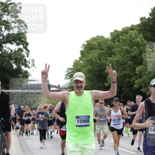 29.06.2025 - hella hamburg halbmarathon Jannik Wohlers http://msf.ph/oto/8142864 29.06.2025 10:44:50 Lombardsbrücke 1685, 1798, 3160, 3164, 3879, 3993, 4099, 4102, 4186, 4337, 4504, 4820, 4851, 5099, 5108, 5190, 5339, 5636, 5949, 6509, 6763, 6788, 6911, 6980, 7699, 7912, 8594, 8605, 8762, 10225, 11119, 11314, 11393, 11473, 11474, 11725, 12198, 12332, 12334, 12415, 12793, 12856, 12878, 12905, 13555, 14002, 14185, 14379, 14410, 14513, 14742, 14758, 14777, 15011, 15450, 15458, 15517, 15557, 15750, 15751, 15998 meine-sportfotos.de