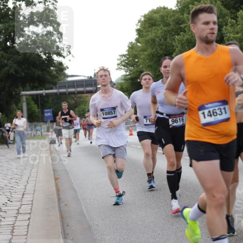 29.06.2025 - hella hamburg halbmarathon Jannik Wohlers http://msf.ph/oto/8142911 29.06.2025 10:07:53 Lombardsbrücke 2427, 5926, 7198, 7348, 7476, 8585, 9457, 9616, 9823, 10609, 10857, 12658, 13014, 14631, 15429, 16439, 18325 meine-sportfotos.de
