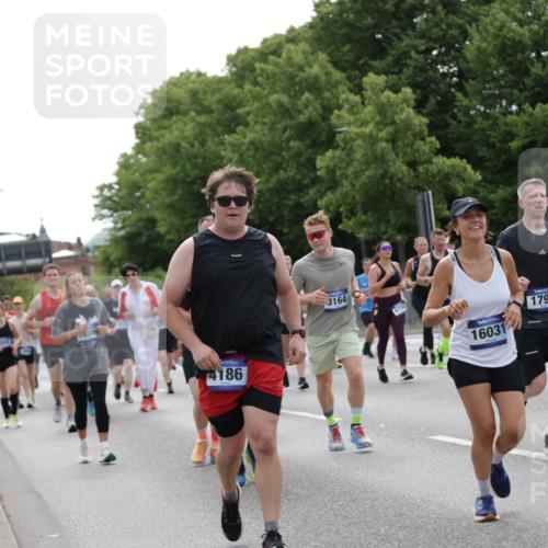 29.06.2025 - hella hamburg halbmarathon Jannik Wohlers http://msf.ph/oto/8142947 29.06.2025 10:44:52 Lombardsbrücke 1685, 1798, 3160, 3164, 3357, 3377, 3879, 3993, 4099, 4102, 4186, 4306, 4337, 4504, 4820, 4851, 5099, 5108, 5190, 5339, 5636, 5949, 6150, 6509, 6763, 6788, 6911, 6980, 7530, 7699, 7912, 8594, 8605, 8762, 10225, 11119, 11314, 11393, 11473, 11474, 11725, 12332, 12334, 12415, 12793, 12856, 12878, 12905, 13555, 14002, 14185, 14232, 14379, 14410, 14513, 14742, 14758, 14777, 15011, 15450, 15458, 15517, 15557, 15692, 15750, 15751, 15998 meine-sportfotos.de