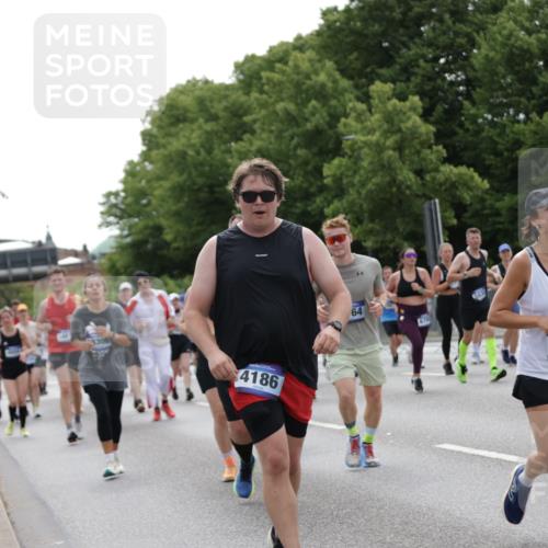 29.06.2025 - hella hamburg halbmarathon Jannik Wohlers http://msf.ph/oto/8142978 29.06.2025 10:44:52 Lombardsbrücke 1685, 1798, 3160, 3164, 3357, 3377, 3879, 3993, 4099, 4102, 4186, 4306, 4337, 4504, 4820, 4851, 5099, 5108, 5190, 5339, 5636, 5949, 6150, 6509, 6763, 6788, 6911, 6980, 7530, 7699, 7912, 8594, 8605, 8762, 10225, 11119, 11314, 11393, 11473, 11474, 11725, 12332, 12334, 12415, 12793, 12856, 12878, 12905, 13555, 14002, 14185, 14232, 14379, 14410, 14513, 14742, 14758, 14777, 15011, 15450, 15458, 15517, 15557, 15692, 15750, 15751, 15998 meine-sportfotos.de