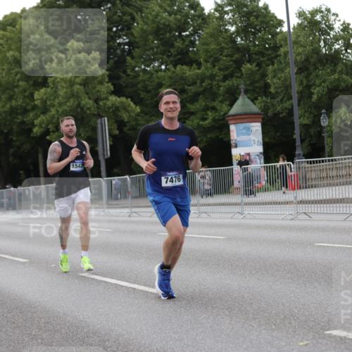 29.06.2025 - hella hamburg halbmarathon Jannik Wohlers http://msf.ph/oto/8142983 29.06.2025 10:07:57 Lombardsbrücke 2427, 5926, 6590, 7198, 7476, 9457, 9616, 9823, 10609, 10857, 11780, 12658, 13014, 14631, 14902, 14965, 15429, 16439 meine-sportfotos.de