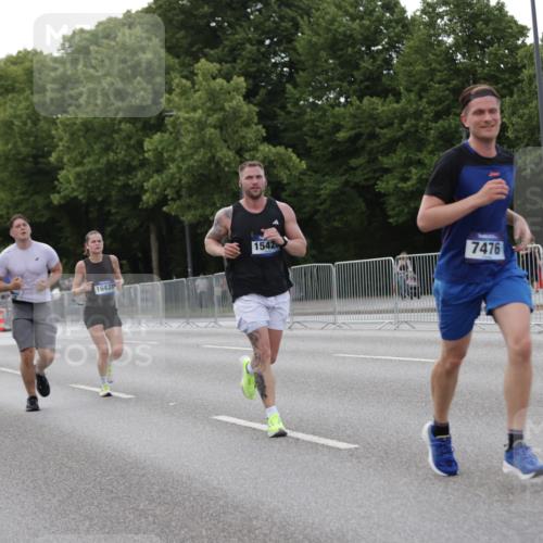 29.06.2025 - hella hamburg halbmarathon Jannik Wohlers http://msf.ph/oto/8142990 29.06.2025 10:07:57 Lombardsbrücke 2427, 5926, 6590, 7198, 7476, 9457, 9616, 9823, 10609, 10857, 11780, 12658, 13014, 14631, 14902, 14965, 15429, 16439 meine-sportfotos.de