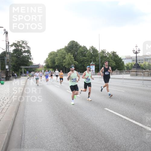 29.06.2025 - hella hamburg halbmarathon Jannik Wohlers http://msf.ph/oto/8143022 29.06.2025 09:45:52 Lombardsbrücke 2525, 3809, 3843, 3955, 5042, 6169, 6495, 7055, 7534, 7845, 7901, 8864, 8956, 9345, 10453, 10865, 11199, 11282, 11833, 13252, 13617, 14276, 14293, 14699, 15115, 15391, 15689, 16507, 16580, 16695, 16931, 16963, 17056, 17213, 17768, 17826, 18235, 18562, 18563, 19118 meine-sportfotos.de