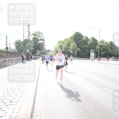 29.06.2025 - hella hamburg halbmarathon Jannik Wohlers http://msf.ph/oto/8143109 29.06.2025 09:47:59 Lombardsbrücke 1290, 1385, 1505, 1710, 1743, 2767, 3959, 4860, 5554, 5709, 6829, 7884, 8933, 9403, 10404, 10793, 10852, 11620, 11929, 12051, 12488, 12514, 12916, 13483, 13595, 13975, 14875, 14908, 15931, 15959, 16119, 17022, 17217, 17643, 17658, 18038, 18103, 18220, 18237, 18679, 18733, 19151 meine-sportfotos.de