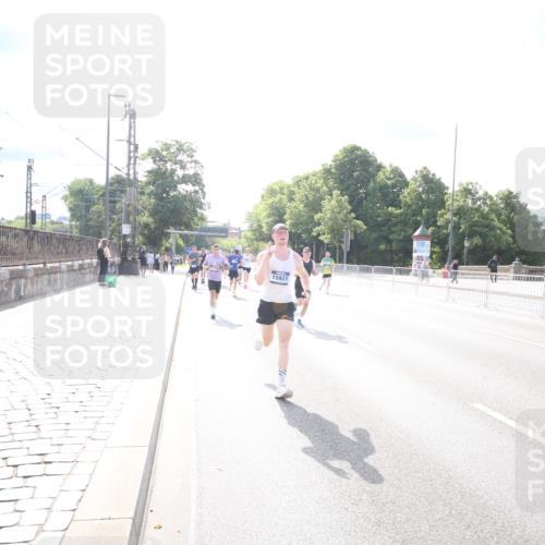 29.06.2025 - hella hamburg halbmarathon Jannik Wohlers http://msf.ph/oto/8143115 29.06.2025 09:47:59 Lombardsbrücke 1290, 1385, 1505, 1710, 1743, 2767, 3959, 4860, 5554, 5709, 6829, 7884, 8933, 9403, 10404, 10793, 10852, 11620, 11929, 12051, 12488, 12514, 12916, 13483, 13595, 13975, 14875, 14908, 15931, 15959, 16119, 17022, 17217, 17643, 17658, 18038, 18103, 18220, 18237, 18679, 18733, 19151 meine-sportfotos.de