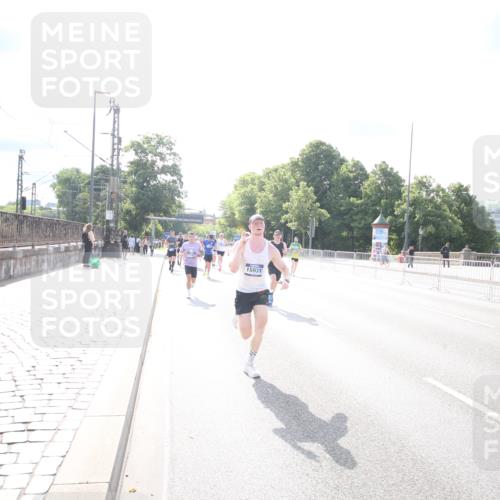 29.06.2025 - hella hamburg halbmarathon Jannik Wohlers http://msf.ph/oto/8143120 29.06.2025 09:48:00 Lombardsbrücke 1290, 1505, 1710, 2767, 3959, 4860, 5554, 5709, 6829, 7884, 8933, 9403, 10404, 10793, 10852, 11929, 12051, 12488, 12514, 12916, 13483, 13595, 13975, 14875, 14908, 15931, 15959, 16119, 17005, 17022, 17217, 17643, 17658, 18038, 18103, 18220, 18237, 18679, 18733, 19151 meine-sportfotos.de