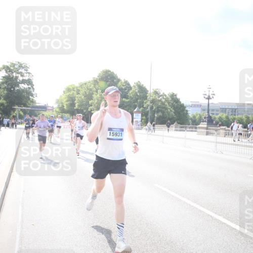 29.06.2025 - hella hamburg halbmarathon Jannik Wohlers http://msf.ph/oto/8143130 29.06.2025 09:48:00 Lombardsbrücke 1290, 1505, 1710, 2767, 3959, 4860, 5554, 5709, 6829, 7884, 8933, 9403, 10404, 10793, 10852, 11929, 12051, 12488, 12514, 12916, 13483, 13595, 13975, 14875, 14908, 15931, 15959, 16119, 17005, 17022, 17217, 17643, 17658, 18038, 18103, 18220, 18237, 18679, 18733, 19151 meine-sportfotos.de