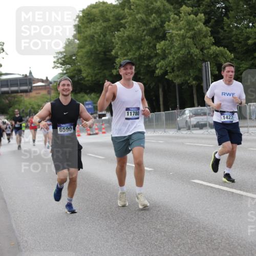 29.06.2025 - hella hamburg halbmarathon Jannik Wohlers http://msf.ph/oto/8143137 29.06.2025 10:08:04 Lombardsbrücke 1427, 2427, 5926, 6590, 7198, 7476, 9457, 9616, 9823, 9951, 9958, 10092, 10857, 11780, 14631, 14902, 14965, 15429, 16439 meine-sportfotos.de
