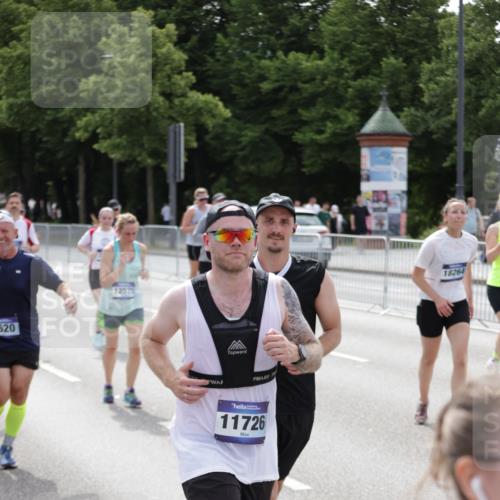 29.06.2025 - hella hamburg halbmarathon Jannik Wohlers http://msf.ph/oto/8143203 29.06.2025 10:45:07 Lombardsbrücke 1033, 1060, 1085, 1713, 2008, 2216, 2217, 2550, 2657, 2664, 2973, 3357, 3377, 4099, 4102, 4224, 4306, 5339, 5949, 6150, 6763, 6911, 6922, 7283, 7530, 7541, 7859, 8745, 9620, 10030, 10182, 10225, 10812, 11119, 11473, 11474, 11640, 11660, 11725, 11726, 12415, 12575, 12856, 12878, 13791, 13862, 14185, 14232, 14379, 14410, 14742, 15011, 15450, 15517, 15557, 15692, 16415, 18003, 18264, 19039 meine-sportfotos.de
