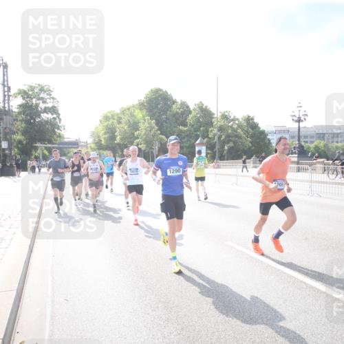 29.06.2025 - hella hamburg halbmarathon Jannik Wohlers http://msf.ph/oto/8143229 29.06.2025 09:48:04 Lombardsbrücke 1290, 1505, 1710, 2399, 2767, 3480, 5554, 5709, 7884, 8933, 9403, 10404, 10793, 10852, 11929, 12051, 12488, 12916, 13483, 13975, 14875, 15931, 15959, 17005, 17022, 17643, 17658, 18038, 18220, 18237, 18733, 18802, 19151 meine-sportfotos.de