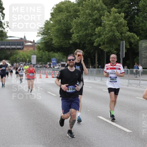 29.06.2025 - hella hamburg halbmarathon Jannik Wohlers http://msf.ph/oto/8143234 29.06.2025 10:08:12 Lombardsbrücke 1427, 6100, 6590, 9951, 9958, 10035, 10092, 11780, 11967, 12144, 14902, 14965, 15429, 16439 meine-sportfotos.de