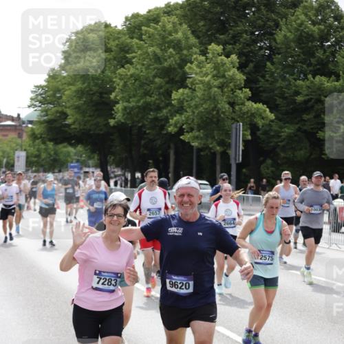 29.06.2025 - hella hamburg halbmarathon Jannik Wohlers http://msf.ph/oto/8143241 29.06.2025 10:45:08 Lombardsbrücke 1033, 1060, 1085, 1713, 2008, 2216, 2217, 2550, 2657, 2664, 2973, 3357, 3377, 4224, 4306, 5339, 5949, 6150, 6763, 6911, 6922, 7283, 7530, 7541, 7859, 8745, 9620, 10030, 10182, 10225, 10812, 11119, 11640, 11660, 11725, 11726, 12575, 12856, 12878, 13302, 13791, 13862, 14185, 14232, 14379, 14742, 15011, 15450, 15517, 15557, 15692, 16415, 17054, 18003, 18264, 19039 meine-sportfotos.de