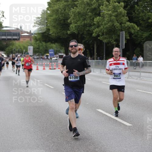 29.06.2025 - hella hamburg halbmarathon Jannik Wohlers http://msf.ph/oto/8143247 29.06.2025 10:08:12 Lombardsbrücke 1427, 6100, 6590, 9951, 9958, 10035, 10092, 11780, 11967, 12144, 14902, 14965, 15429, 16439 meine-sportfotos.de