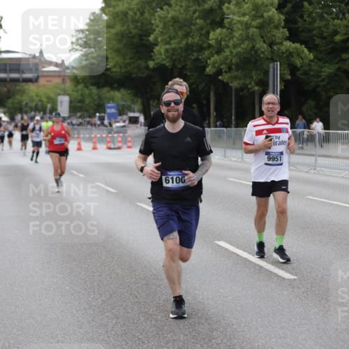 29.06.2025 - hella hamburg halbmarathon Jannik Wohlers http://msf.ph/oto/8143257 29.06.2025 10:08:13 Lombardsbrücke 1427, 3762, 6100, 6590, 9951, 9958, 10035, 10092, 11780, 11967, 12144, 14902, 14965, 16439 meine-sportfotos.de