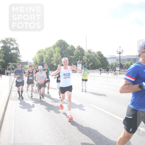29.06.2025 - hella hamburg halbmarathon Jannik Wohlers http://msf.ph/oto/8143270 29.06.2025 09:48:05 Lombardsbrücke 1290, 1505, 1710, 2399, 3480, 5554, 5709, 7152, 7154, 7884, 9403, 10404, 10793, 10852, 12051, 12488, 12916, 13483, 13975, 14875, 15931, 15959, 17005, 17022, 17643, 17658, 18038, 18220, 18237, 18733, 18802, 19151 meine-sportfotos.de