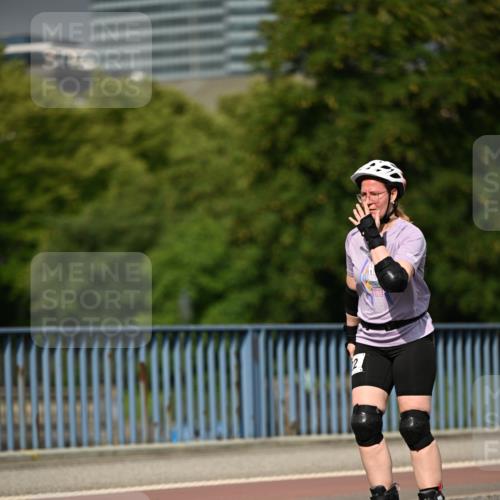 29.06.2025 - hella hamburg halbmarathon Dr. Thomas Lammeyer http://msf.ph/oto/8143302 29.06.2025 09:09:15 Kennedybrücke  meine-sportfotos.de