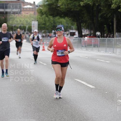29.06.2025 - hella hamburg halbmarathon Jannik Wohlers http://msf.ph/oto/8143305 29.06.2025 10:08:16 Lombardsbrücke 1427, 3762, 6100, 6590, 9951, 9958, 10035, 10092, 11780, 11967, 12144, 13174, 14902, 14965 meine-sportfotos.de