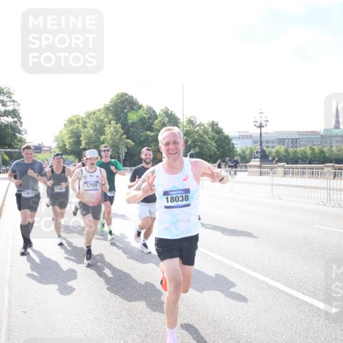 29.06.2025 - hella hamburg halbmarathon Jannik Wohlers http://msf.ph/oto/8143306 29.06.2025 09:48:05 Lombardsbrücke 1290, 1505, 1710, 2399, 3480, 5554, 5709, 7152, 7154, 7884, 9403, 10404, 10793, 10852, 12051, 12488, 12916, 13483, 13975, 14875, 15931, 15959, 17005, 17022, 17643, 17658, 18038, 18220, 18237, 18733, 18802, 19151 meine-sportfotos.de