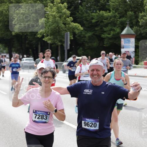 29.06.2025 - hella hamburg halbmarathon Jannik Wohlers http://msf.ph/oto/8143308 29.06.2025 10:45:08 Lombardsbrücke 1033, 1060, 1085, 1713, 2008, 2216, 2217, 2550, 2657, 2664, 2973, 3357, 3377, 4224, 4306, 5339, 5949, 6150, 6763, 6911, 6922, 7283, 7530, 7541, 7859, 8745, 9620, 10030, 10182, 10225, 10812, 11119, 11640, 11660, 11725, 11726, 12575, 12856, 12878, 13302, 13791, 13862, 14185, 14232, 14379, 14742, 15011, 15450, 15517, 15557, 15692, 16415, 17054, 18003, 18264, 19039 meine-sportfotos.de