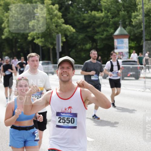 29.06.2025 - hella hamburg halbmarathon Jannik Wohlers http://msf.ph/oto/8143313 29.06.2025 10:45:17 Lombardsbrücke 1033, 1060, 1085, 1104, 1854, 1983, 2008, 2522, 2550, 2657, 2664, 2917, 2965, 2973, 4224, 4317, 4388, 5044, 5635, 6133, 6623, 7268, 7859, 8745, 10030, 10327, 10329, 10367, 11160, 11253, 11640, 11660, 12009, 12575, 13302, 13791, 14445, 16415, 17054, 17334, 17373, 17928, 18003, 18250, 18264, 19039 meine-sportfotos.de