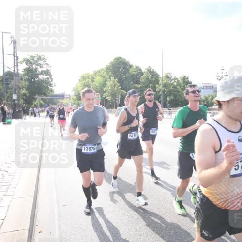29.06.2025 - hella hamburg halbmarathon Jannik Wohlers http://msf.ph/oto/8143348 29.06.2025 09:48:06 Lombardsbrücke 1290, 1505, 1710, 2399, 3480, 4359, 5554, 5709, 7152, 7154, 7884, 9403, 10404, 10793, 10852, 12051, 12488, 12916, 13483, 13975, 15931, 15959, 17005, 17022, 17643, 17658, 18038, 18220, 18237, 18733, 18802, 19151 meine-sportfotos.de