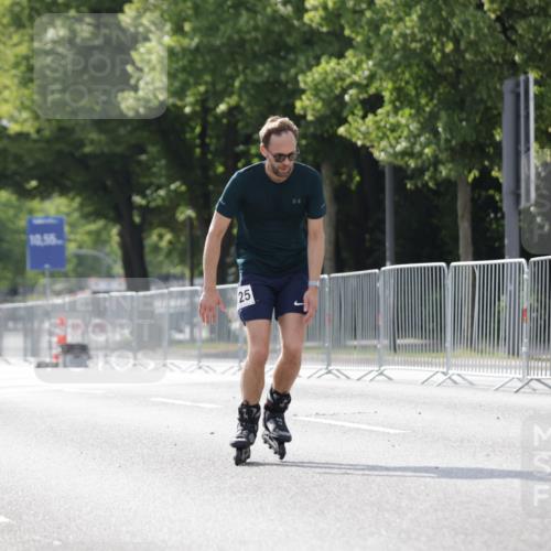 29.06.2025 - hella hamburg halbmarathon Jannik Wohlers http://msf.ph/oto/8143357 29.06.2025 09:06:48 Lombardsbrücke  meine-sportfotos.de
