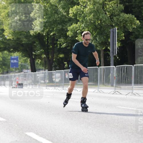 29.06.2025 - hella hamburg halbmarathon Jannik Wohlers http://msf.ph/oto/8143378 29.06.2025 09:06:48 Lombardsbrücke  meine-sportfotos.de