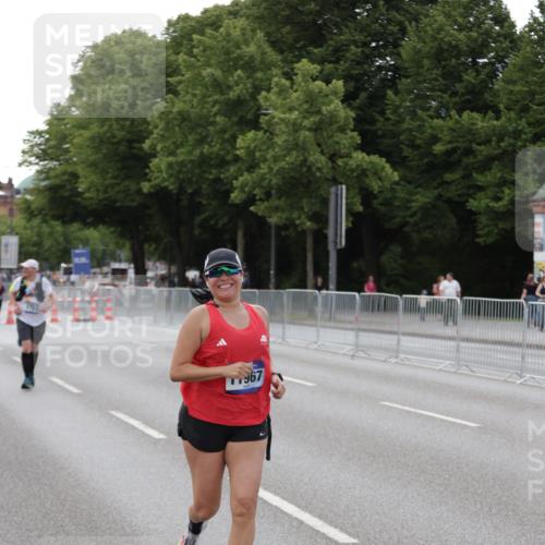29.06.2025 - hella hamburg halbmarathon Jannik Wohlers http://msf.ph/oto/8143387 29.06.2025 10:08:18 Lombardsbrücke 1427, 3762, 5347, 6100, 9951, 9958, 10035, 10092, 11657, 11967, 12144, 13174, 15584 meine-sportfotos.de