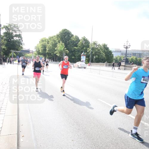 29.06.2025 - hella hamburg halbmarathon Jannik Wohlers http://msf.ph/oto/8143402 29.06.2025 09:48:07 Lombardsbrücke 1290, 1505, 1710, 2399, 3480, 4359, 5554, 5709, 7152, 7154, 7884, 9403, 10404, 10793, 10852, 12051, 12488, 12916, 13483, 13975, 15931, 17005, 17022, 17643, 17658, 18038, 18220, 18237, 18384, 18733, 18802, 19151 meine-sportfotos.de