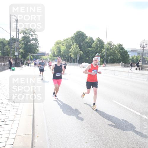29.06.2025 - hella hamburg halbmarathon Jannik Wohlers http://msf.ph/oto/8143410 29.06.2025 09:48:08 Lombardsbrücke 1290, 1505, 1710, 2399, 3480, 4359, 5554, 5709, 7152, 7154, 7884, 9403, 10404, 10793, 10852, 12051, 12488, 12916, 13483, 13975, 15303, 15931, 16201, 17005, 17022, 17643, 17658, 18038, 18220, 18237, 18384, 18733, 18802, 19151 meine-sportfotos.de