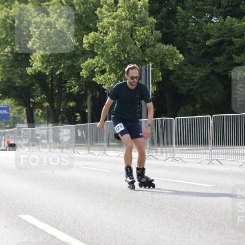 29.06.2025 - hella hamburg halbmarathon Jannik Wohlers http://msf.ph/oto/8143414 29.06.2025 09:06:49 Lombardsbrücke  meine-sportfotos.de
