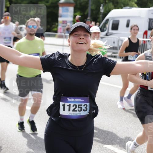 29.06.2025 - hella hamburg halbmarathon Jannik Wohlers http://msf.ph/oto/8143421 29.06.2025 10:45:25 Lombardsbrücke 1004, 1033, 1085, 1100, 1104, 1421, 1426, 1555, 1854, 1983, 2398, 2522, 2550, 2917, 2954, 2965, 4104, 4317, 4388, 4572, 5044, 5635, 6133, 6333, 6623, 7268, 7356, 7605, 9120, 9121, 10327, 10329, 10367, 10511, 10727, 10875, 11160, 11253, 11332, 12009, 13302, 14230, 14445, 14582, 16321, 17054, 17334, 17373, 17597, 17901, 17928, 18003, 18250, 19039 meine-sportfotos.de
