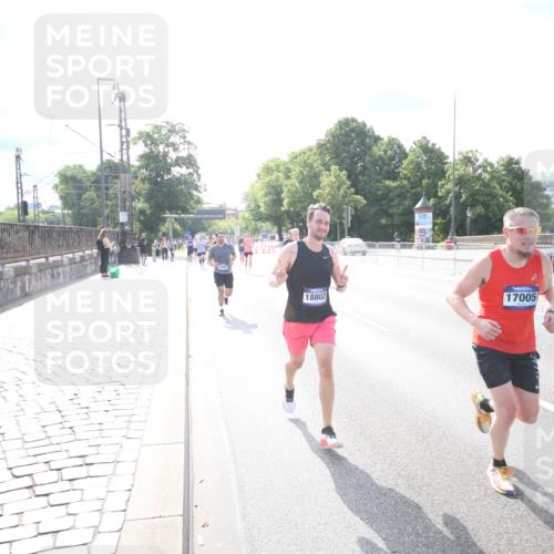 29.06.2025 - hella hamburg halbmarathon Jannik Wohlers http://msf.ph/oto/8143430 29.06.2025 09:48:08 Lombardsbrücke 1290, 1505, 1710, 2399, 3480, 4359, 5554, 5709, 7152, 7154, 7884, 9403, 10404, 10793, 10852, 12051, 12488, 12916, 13483, 13975, 15303, 15931, 16201, 17005, 17022, 17643, 17658, 18038, 18220, 18237, 18384, 18733, 18802, 19151 meine-sportfotos.de