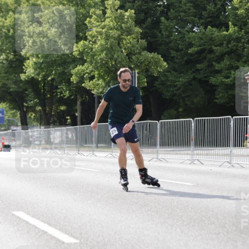 29.06.2025 - hella hamburg halbmarathon Jannik Wohlers http://msf.ph/oto/8143431 29.06.2025 09:06:49 Lombardsbrücke  meine-sportfotos.de