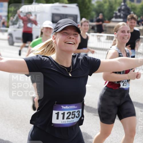 29.06.2025 - hella hamburg halbmarathon Jannik Wohlers http://msf.ph/oto/8143439 29.06.2025 10:45:25 Lombardsbrücke 1004, 1033, 1085, 1100, 1104, 1421, 1426, 1555, 1854, 1983, 2398, 2522, 2550, 2917, 2954, 2965, 4104, 4317, 4388, 4572, 5044, 5635, 6133, 6333, 6623, 7268, 7356, 7605, 9120, 9121, 10327, 10329, 10367, 10511, 10727, 10875, 11160, 11253, 11332, 12009, 13302, 14230, 14445, 14582, 16321, 17054, 17334, 17373, 17597, 17901, 17928, 18003, 18250, 19039 meine-sportfotos.de