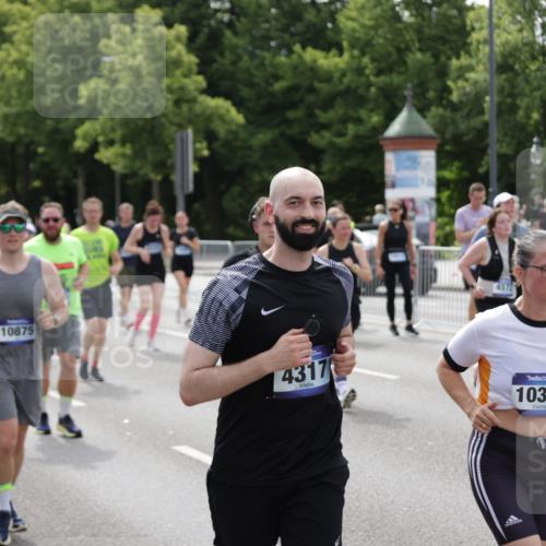 29.06.2025 - hella hamburg halbmarathon Jannik Wohlers http://msf.ph/oto/8143452 29.06.2025 10:45:30 Lombardsbrücke 1004, 1100, 1104, 1421, 1426, 1555, 1854, 1867, 1868, 1983, 2398, 2522, 2917, 2954, 2965, 4104, 4223, 4317, 4388, 4572, 5044, 5635, 5769, 5770, 5892, 6133, 6333, 6623, 7268, 7356, 7605, 7894, 9120, 9121, 9426, 10327, 10329, 10367, 10511, 10727, 10875, 11160, 11253, 11332, 11358, 12009, 14230, 14319, 14322, 14403, 14445, 14582, 16005, 16059, 16321, 16793, 17031, 17184, 17334, 17373, 17597, 17901, 17928, 18250, 18280 meine-sportfotos.de