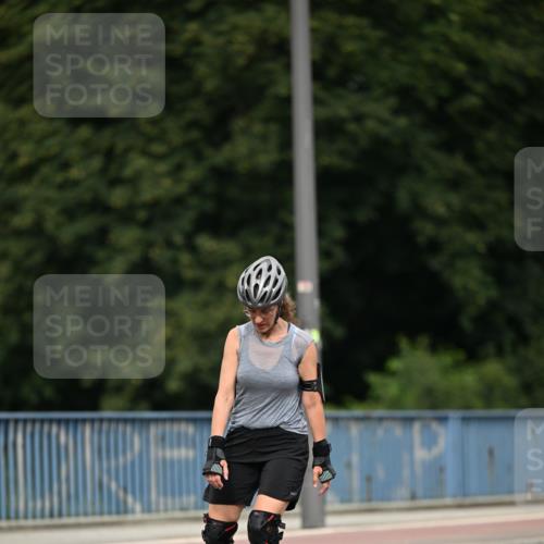 29.06.2025 - hella hamburg halbmarathon Dr. Thomas Lammeyer http://msf.ph/oto/8143464 29.06.2025 09:11:59 Kennedybrücke  meine-sportfotos.de