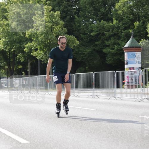 29.06.2025 - hella hamburg halbmarathon Jannik Wohlers http://msf.ph/oto/8143465 29.06.2025 09:06:49 Lombardsbrücke  meine-sportfotos.de