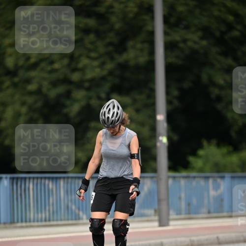 29.06.2025 - hella hamburg halbmarathon Dr. Thomas Lammeyer http://msf.ph/oto/8143477 29.06.2025 09:11:59 Kennedybrücke  meine-sportfotos.de