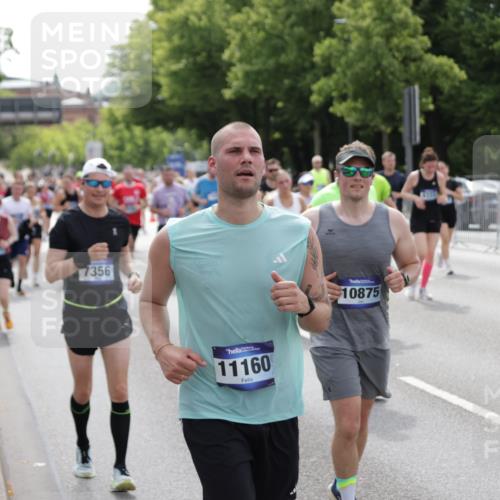 29.06.2025 - hella hamburg halbmarathon Jannik Wohlers http://msf.ph/oto/8143479 29.06.2025 10:45:31 Lombardsbrücke 1004, 1100, 1104, 1421, 1426, 1555, 1854, 1867, 1868, 1983, 2398, 2522, 2917, 2954, 2965, 4104, 4223, 4317, 4388, 4572, 5635, 5703, 5769, 5770, 5892, 6133, 6333, 6623, 7268, 7356, 7605, 7894, 9120, 9121, 9426, 10327, 10329, 10367, 10511, 10727, 10875, 11160, 11253, 11332, 11358, 12009, 14230, 14319, 14322, 14403, 14445, 14582, 15107, 16005, 16059, 16321, 16793, 17031, 17184, 17334, 17373, 17597, 17901, 18250, 18280 meine-sportfotos.de