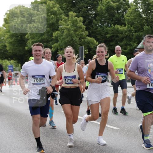 29.06.2025 - hella hamburg halbmarathon Jannik Wohlers http://msf.ph/oto/8143501 29.06.2025 10:45:38 Lombardsbrücke 1004, 1100, 1421, 1426, 1555, 1867, 1868, 2398, 2423, 2773, 2813, 2951, 2954, 3410, 4104, 4223, 4572, 5703, 5769, 5770, 5892, 6333, 6392, 7356, 7605, 7894, 9120, 9121, 9426, 9445, 10367, 10511, 10727, 10875, 11332, 11358, 11876, 14230, 14319, 14322, 14403, 14445, 14582, 15107, 16005, 16059, 16321, 16745, 16793, 17031, 17184, 17597, 17901, 18214, 18280, 18334 meine-sportfotos.de